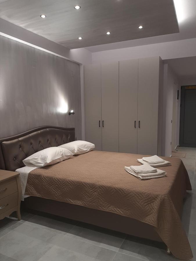 פלטאנס Gold Apartments מראה חיצוני תמונה