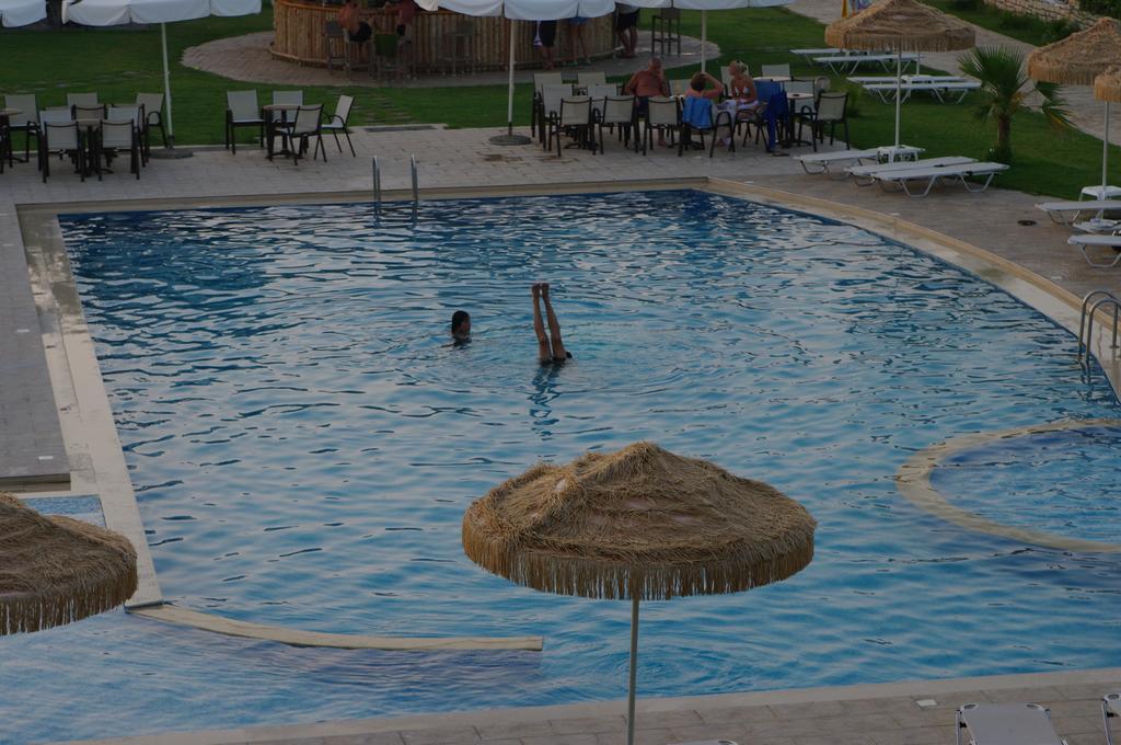 פלטאנס Gold Apartments מראה חיצוני תמונה