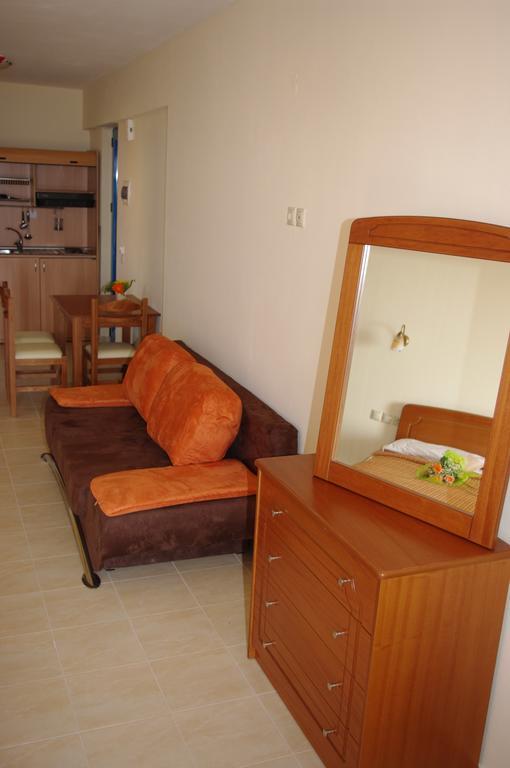 פלטאנס Gold Apartments מראה חיצוני תמונה