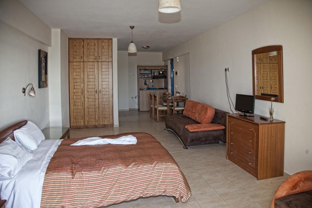 פלטאנס Gold Apartments מראה חיצוני תמונה