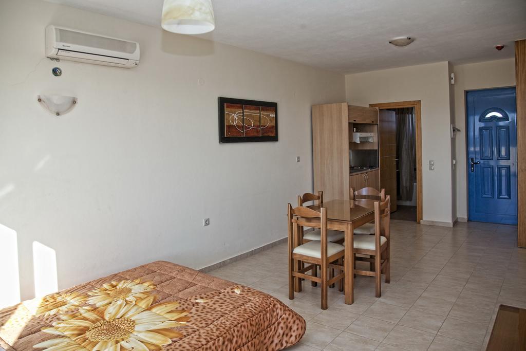 פלטאנס Gold Apartments מראה חיצוני תמונה