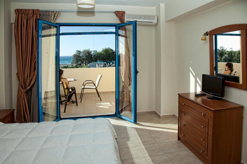 פלטאנס Gold Apartments מראה חיצוני תמונה