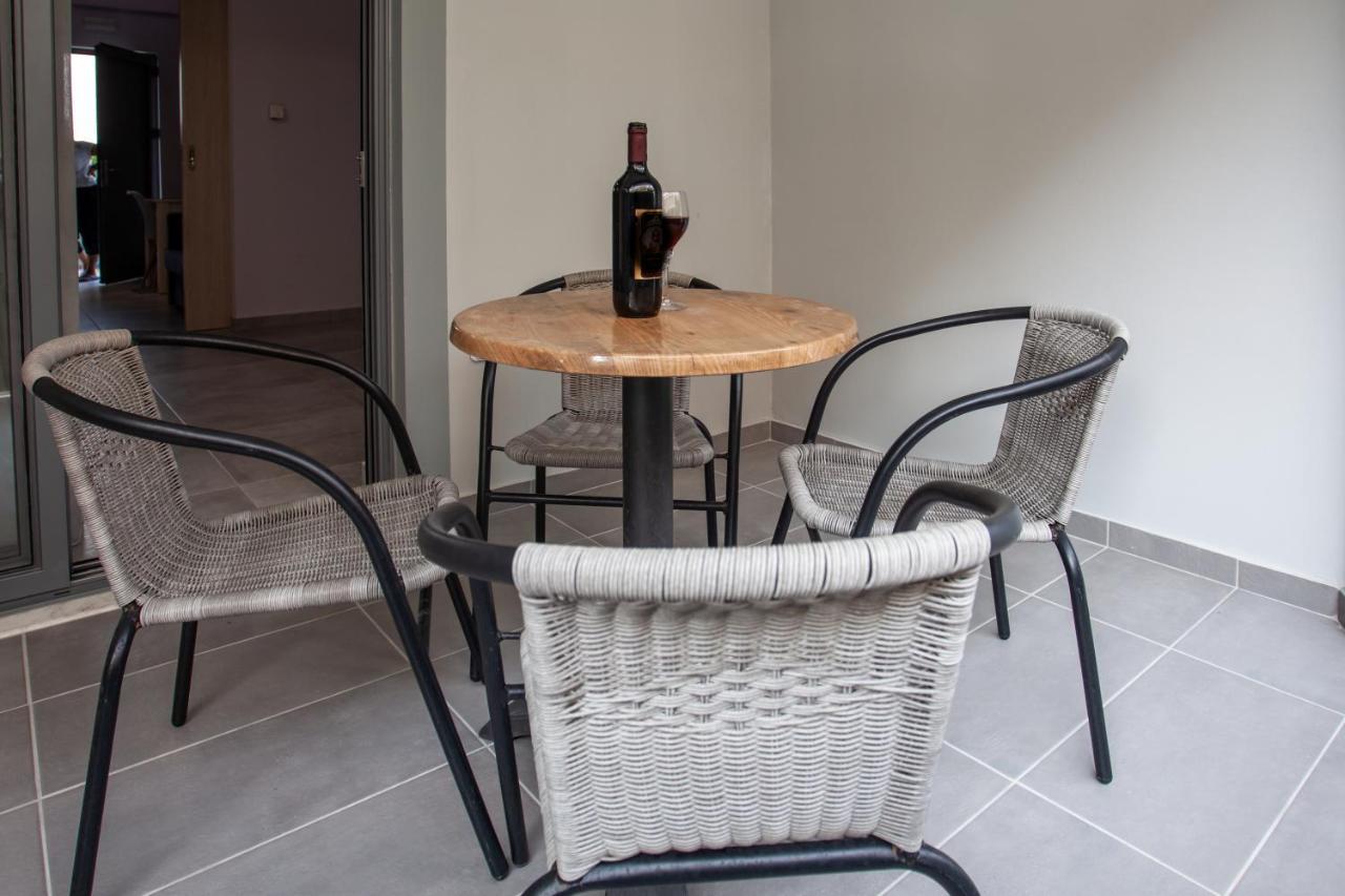 פלטאנס Gold Apartments מראה חיצוני תמונה